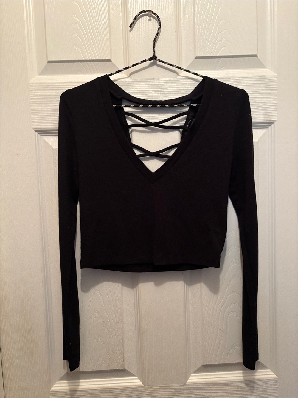Forever 21 Black Long-Sleeve Crisscross V-Neck Crop Top